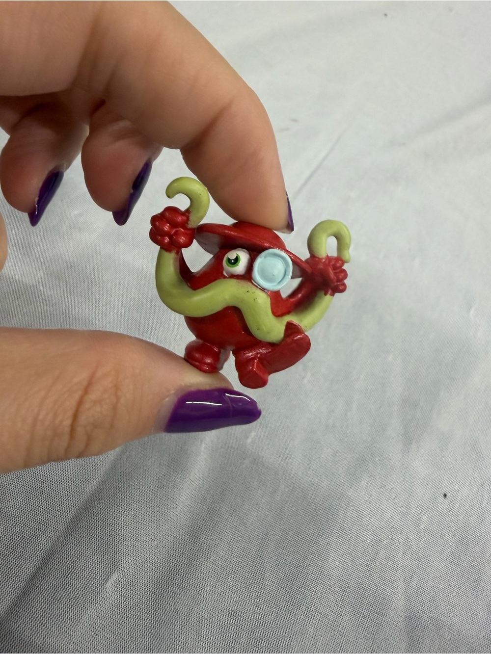 2011 moshi monsters colonel catcher figure